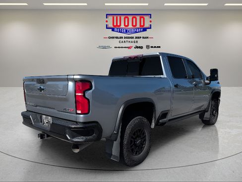 Used 2024 Chevrolet Silverado 2500 ZR2 w/ Technology Package AWD/4WD image 4