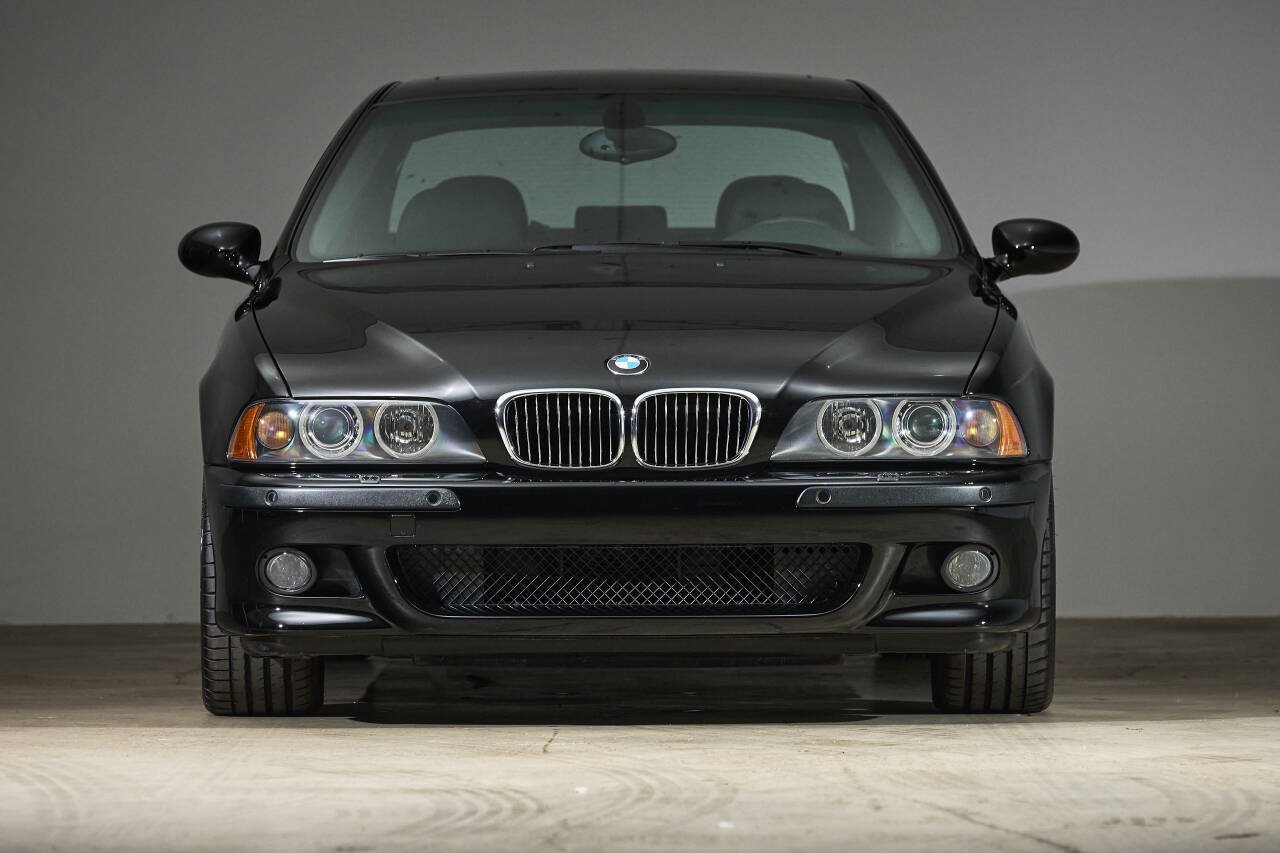 Used 2003 BMW M5 RWD image 2