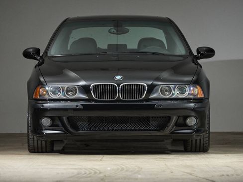 Used 2003 BMW M5 RWD image 2
