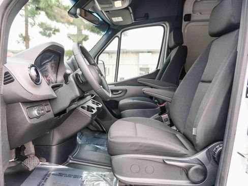 Used 2025 Mercedes-Benz Sprinter 3500 image 19