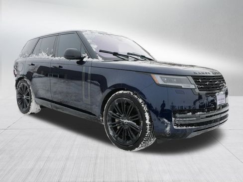 Used 2023 Land Rover Range Rover SE image 3