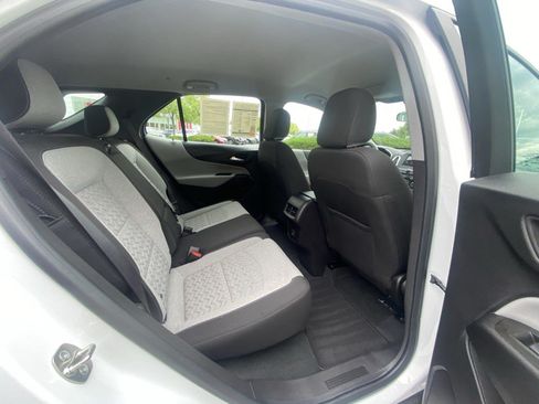 Used 2024 Chevrolet Equinox LS FWD image 36