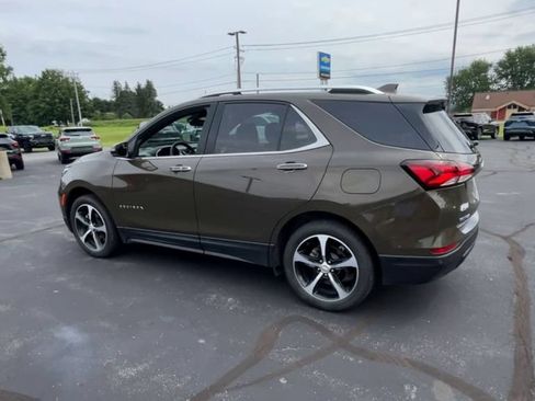 Used 2023 Chevrolet Equinox Premier w/ LPO, Floor Liner Package AWD/4WD image 6