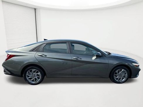 Certified 2024 Hyundai Elantra SEL FWD image 4