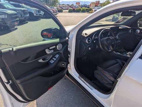 Used 2017 Mercedes-Benz GLC 300 4MATIC image 8