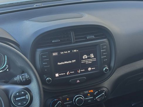 Used 2025 Kia Soul LX w/ LX Technology Package image 17