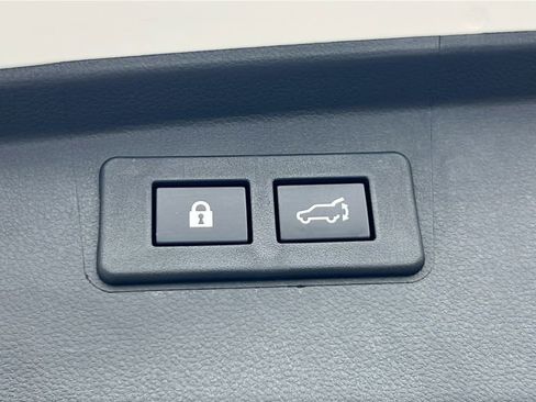 Certified 2025 Subaru Outback Premium image 18