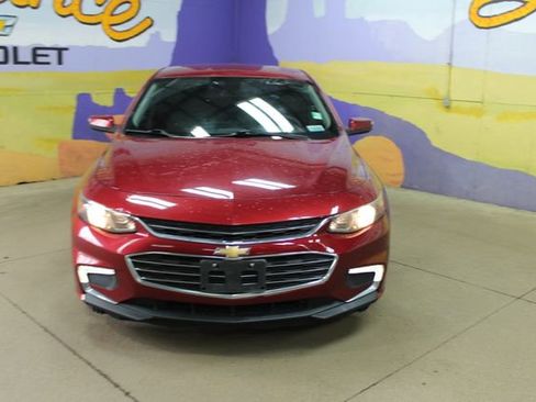 Used 2017 Chevrolet Malibu LT image 3