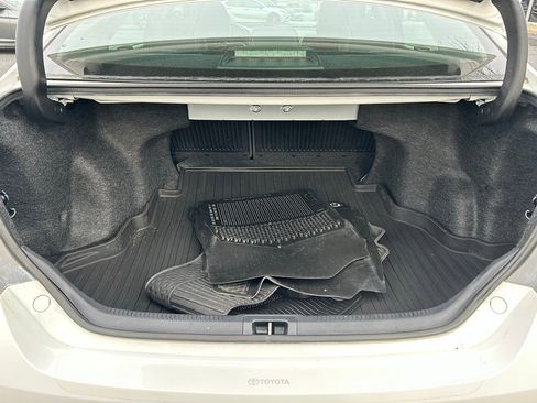 Used 2017 Toyota Camry SE image 26