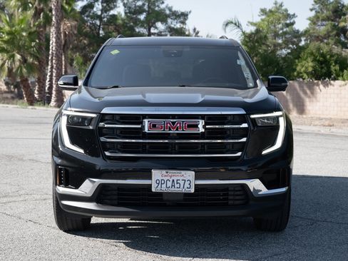 Used 2025 GMC Acadia Elevation image 2