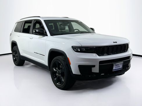 Used 2023 Jeep Grand Cherokee L Laredo AWD/4WD image 3