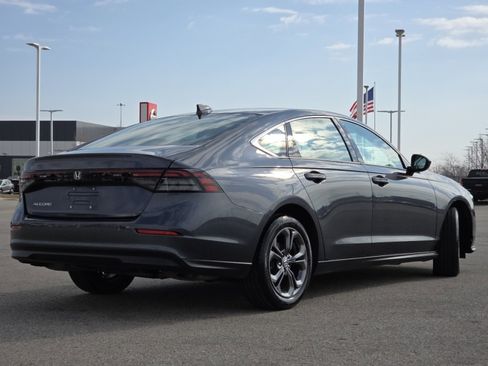 Used 2023 Honda Accord EX image 18