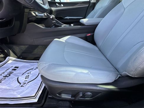 Used 2023 Kia K5 EX image 12