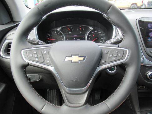 Used 2023 Chevrolet Equinox LT FWD image 24
