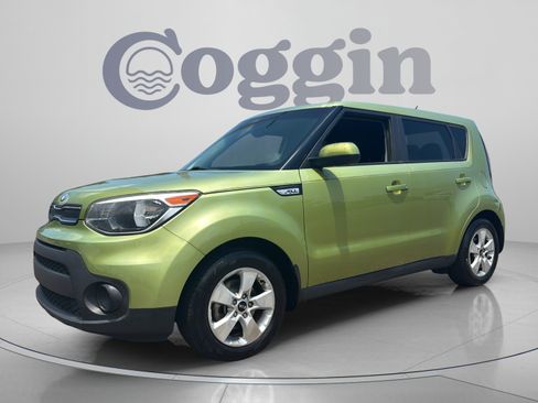 Used 2017 Kia Soul FWD image 1