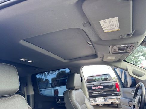 Used 2019 GMC Sierra 1500 SLT w/ SLT Premium Plus Package AWD/4WD image 17