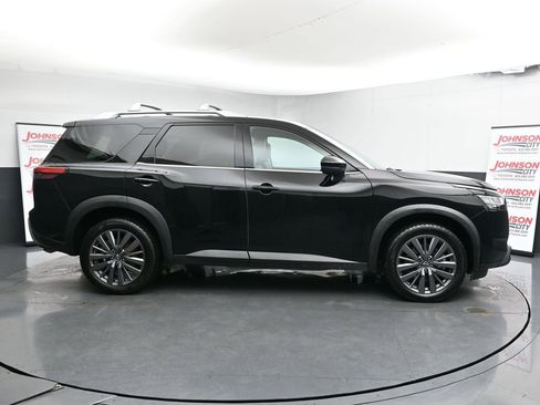 Used 2023 Nissan Pathfinder SL w/ SL Premium Package image 9