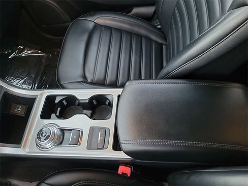 Used 2024 Ford Edge SEL image 22