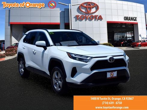 Certified 2025 Toyota RAV4 XLE w/ Convenience Package AWD/4WD image 1
