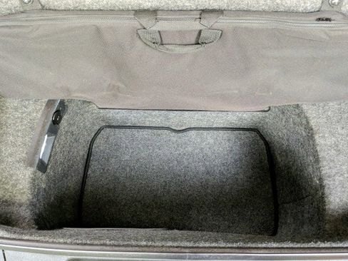 Used 2015 Audi R8 V8 w/ Full Leather Package image 33