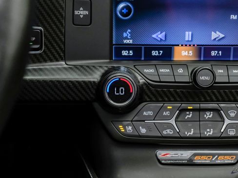 Used 2015 Chevrolet Corvette Z06 w/ 3LZ Preferred Equipment Group image 78