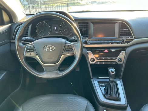 Used 2018 Hyundai Elantra Limited image 19