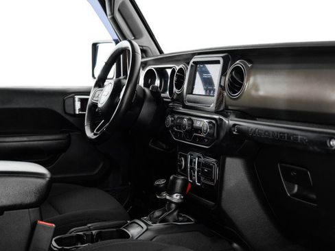 Used 2018 Jeep Wrangler Unlimited Sport S image 21