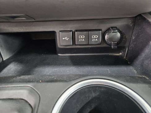 Used 2020 Toyota Highlander XLE AWD/4WD image 26