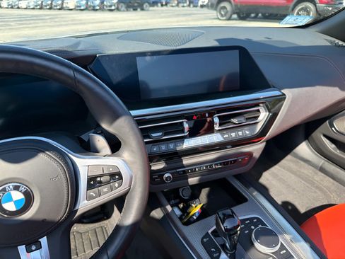 Used 2021 BMW Z4 M40i w/ Shadowloine Package RWD image 11