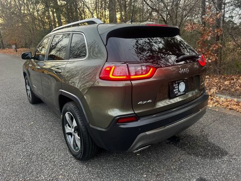 Used 2019 Jeep Cherokee Limited image 6