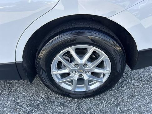 Used 2023 Chevrolet Equinox LT AWD/4WD image 11