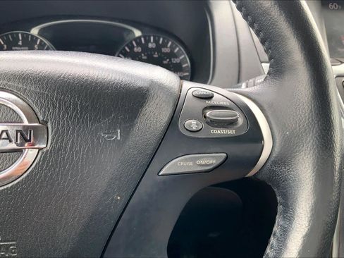 Used 2019 Nissan Pathfinder SL AWD/4WD image 25