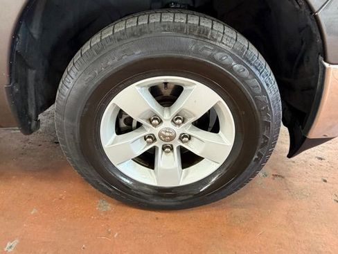 Used 2022 RAM 1500 Classic SLT AWD/4WD image 8