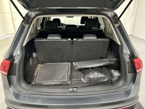 Used 2018 Volkswagen Tiguan SE w/ 3rd Row Seat Package AWD/4WD image 22