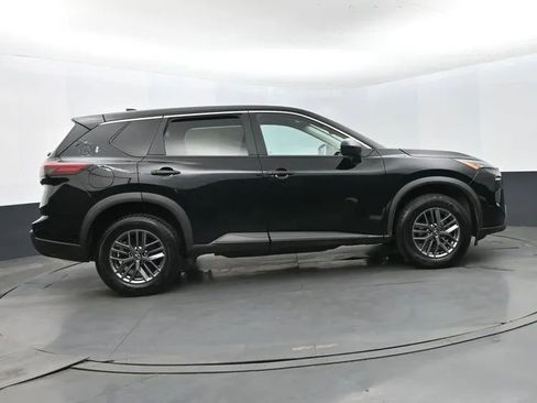 Used 2024 Nissan Rogue S FWD image 4