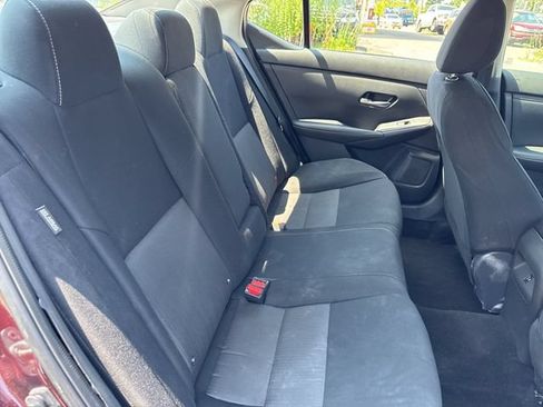 Used 2022 Nissan Sentra SV FWD image 18