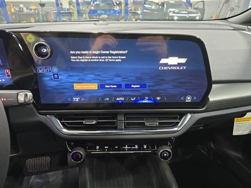 New 2026 Chevrolet Equinox EV LT image 20