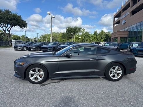 Used 2017 Ford Mustang Coupe RWD image 2