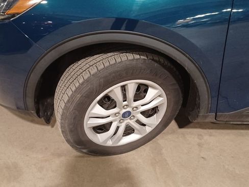 Used 2020 Ford Escape S image 3