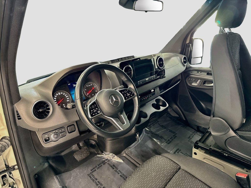 Used 2021 Mercedes-Benz Sprinter 2500 image 9