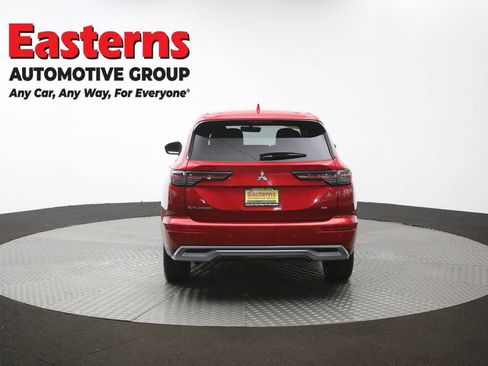 Used 2025 Mitsubishi Outlander AWD image 37
