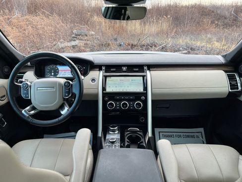 Used 2018 Land Rover Discovery HSE image 10