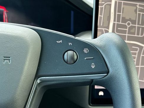 Used 2022 Tesla Model X Plaid image 34