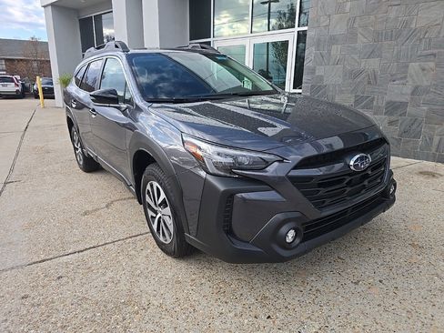 Certified 2025 Subaru Outback Premium image 4