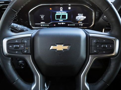 Used 2023 Chevrolet Silverado 1500 LT image 18