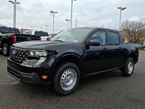 New 2025 Ford Maverick XL image 3