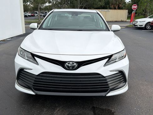 Used 2021 Toyota Camry LE w/ Carpet Mat Package (TMS) FWD image 6