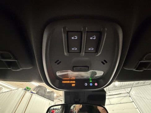 Used 2026 Chevrolet Trax RS w/ Sunroof Package image 19