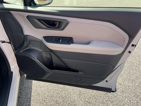 Used 2025 Subaru Forester Premium w/ Convenience Package #1 image 14