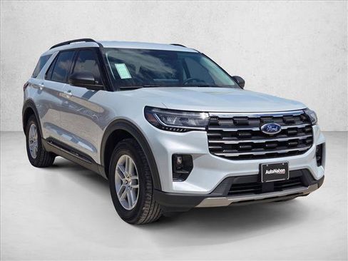 New 2026 Ford Explorer Active RWD image 7